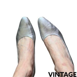 Vintage METALLIC Silver Leather Pumps​